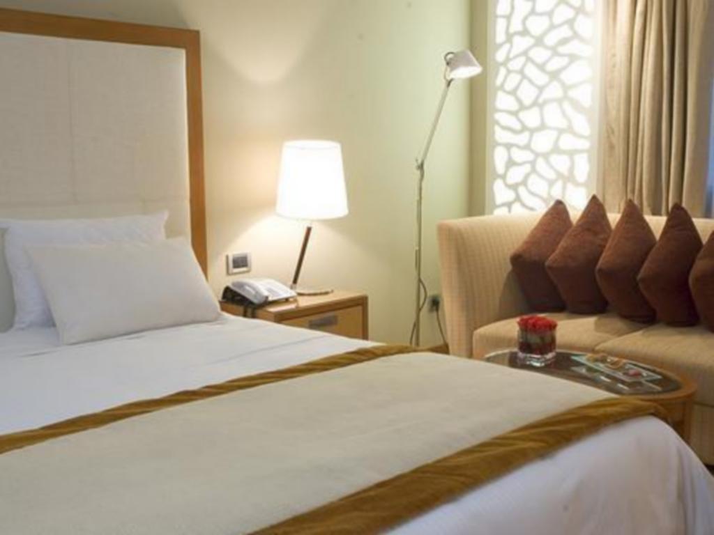 Hotel Farah Casablanca Exterior foto A room at the hotel