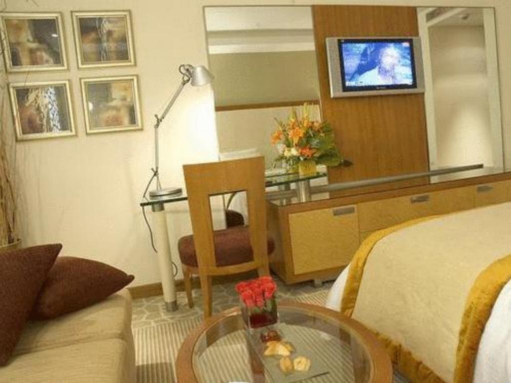 Hotel Farah Casablanca Exterior foto A room at the hotel