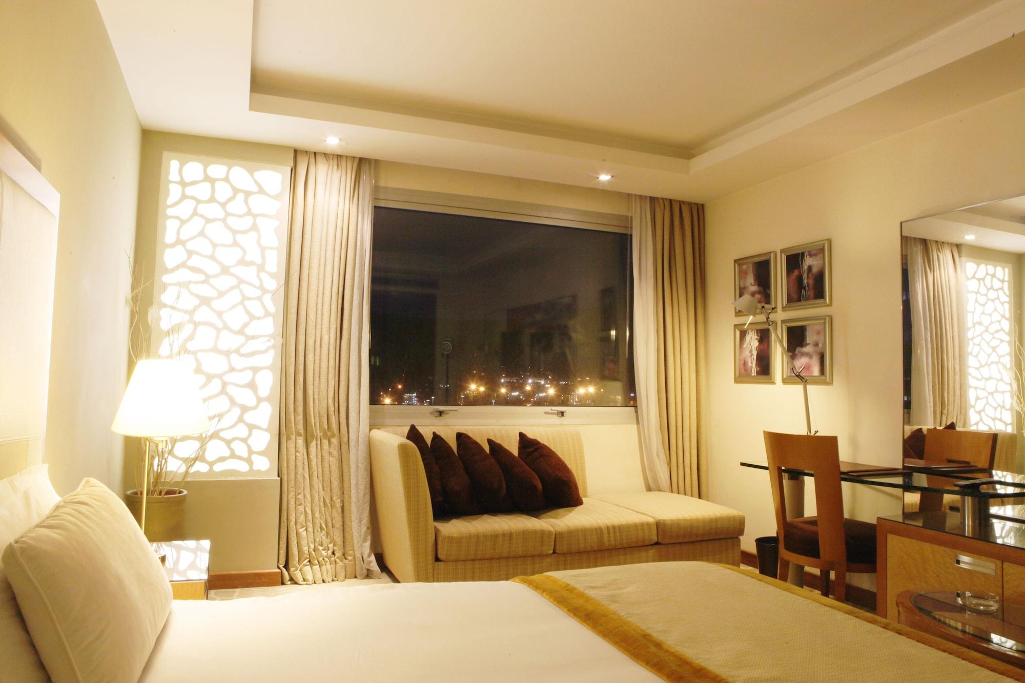 Hotel Farah Casablanca Exterior foto A room at the hotel