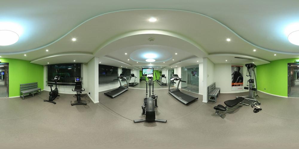 Hotel Farah Casablanca Exterior foto The gym at the hotel