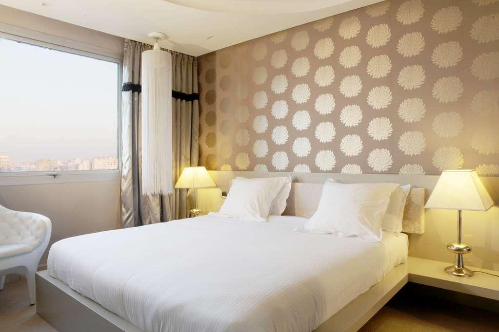 Hotel Farah Casablanca Zimmer foto A bedroom at the hotel