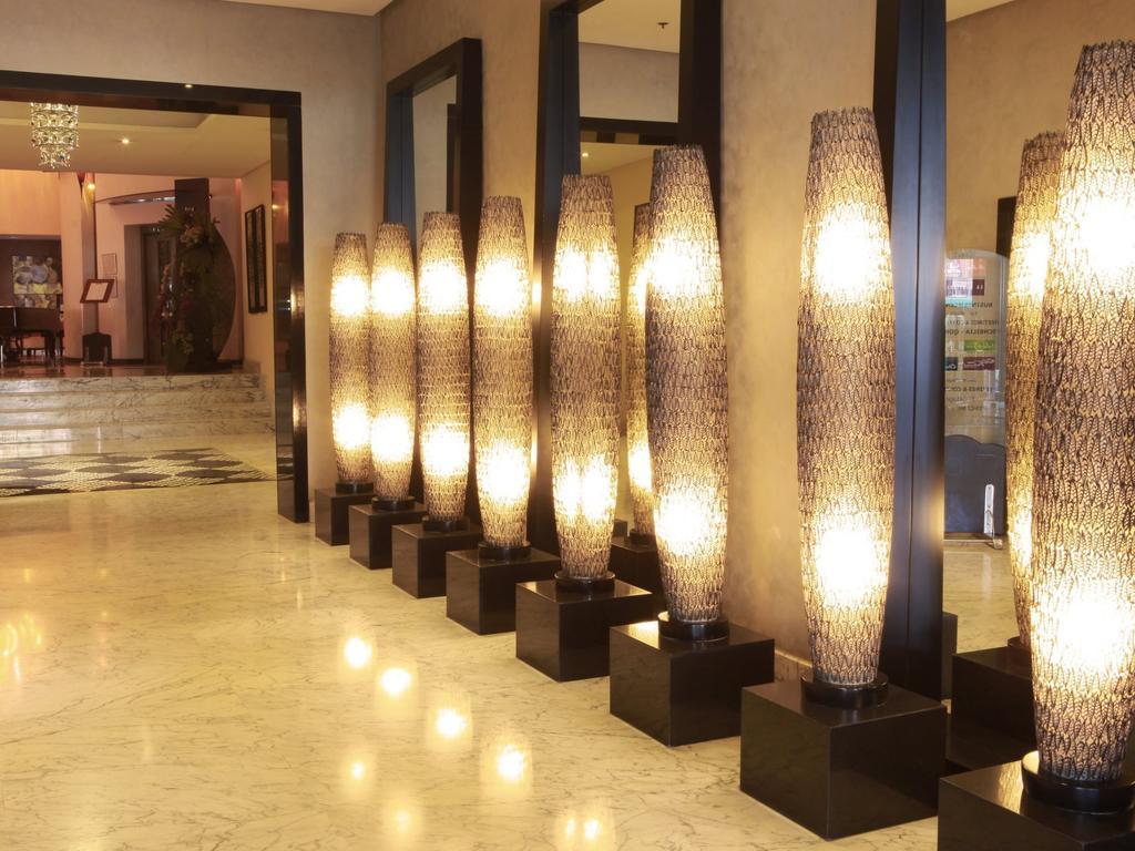 Hotel Farah Casablanca Exterior foto The interior of the hotel