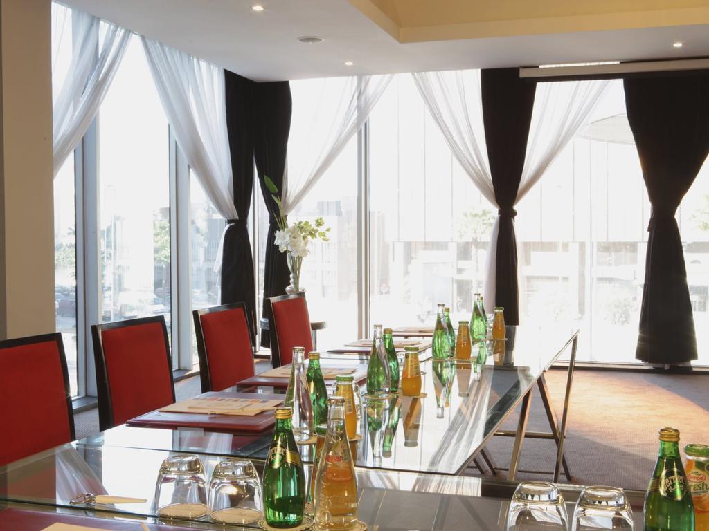Hotel Farah Casablanca Exterior foto Meeting room