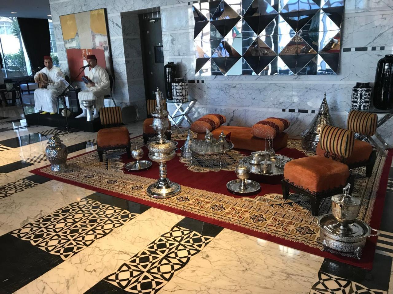 Hotel Farah Casablanca Exterior foto A shisha lounge at the Jumeirah Emirates Towers Hotel in Dubai